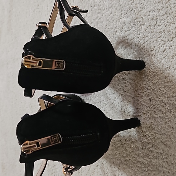 LIZ CLAIBORNE HEELS - Picture 6 of 7